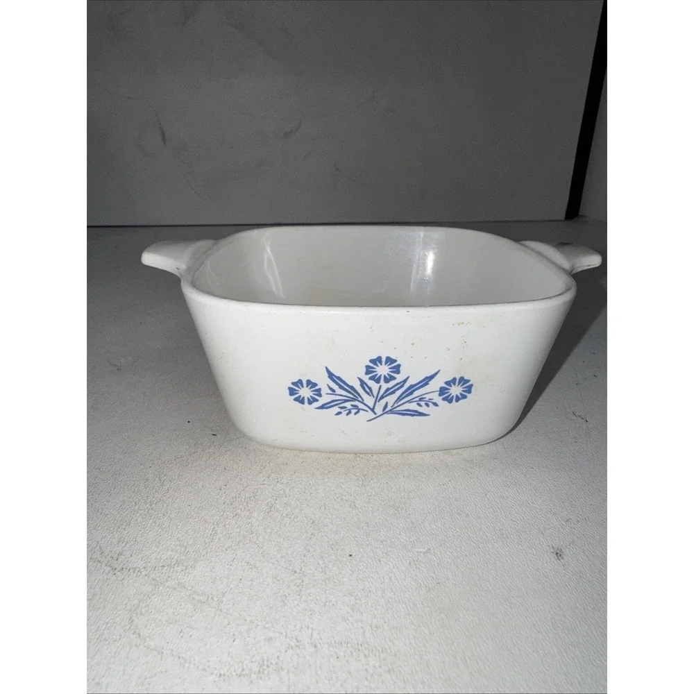 Vintage Corning Ware P-43-B Blue Cornflower Casserole Dish 22oz